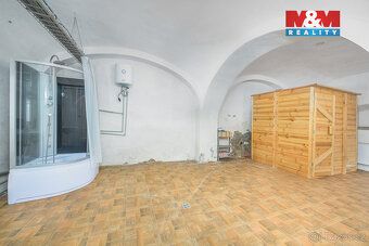 Nabízíme k prodeji unikátní rodinný dům v centru obce Pertol