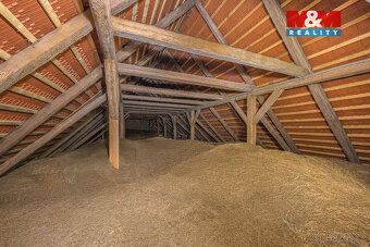 Nabízíme k prodeji unikátní rodinný dům v centru obce Pertol