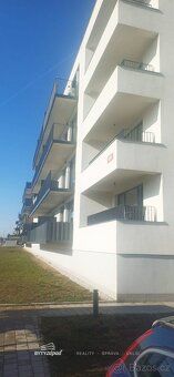Ev.č. yIHB8719 Pronájem moderního bytu 2+kk s balkonem a gar
