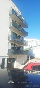 Ev.č. yIHB8719 Pronájem moderního bytu 2+kk s balkonem a gar
