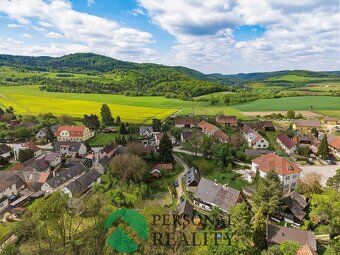 Ref. No. 03061 We offer for sale a unique historical family house in the picturesque village…
