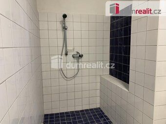 +popl. 2000, , Dumrealit.cz Vám zprostředkuje ve výhradním z