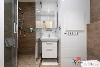 Převod dr. podílu, byty/3+1, 70 m2, Hulvácká 2819/16, 70030 