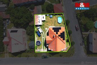 Nabízíme k prodeji prostorný rodinný dům v klidné části obce