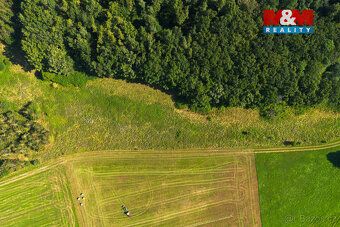 Nabízíme k prodeji zemědělskou usedlost - bývalý hostinec v 