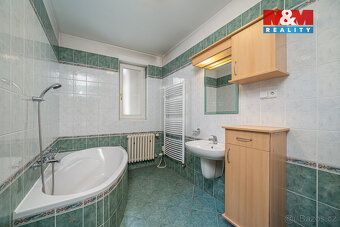Nabízíme k prodeji luxusní rohovou, prvorepublikovou, dvouge
