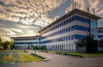 Nabízíme k pronájmu kancelář č. 4C2 ve stylu open space o po