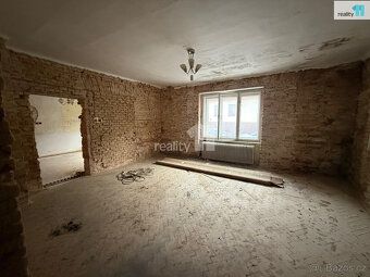 , Nabízíme k prodeji rodinný dům v obci Radnice určený ke ko