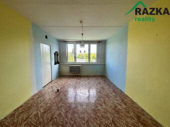 We offer for sale an apartment with layout 2+1 and total area of 67.5 sqm in Stadtrodská street in Tachov.