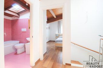 Attractive opportunity for modern penthouse with garage and parking space!