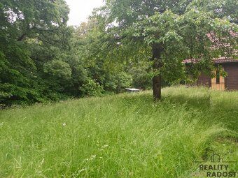 I am offering for sale a plot of land - garden measuring 7000 m2 with a nice two-storey…