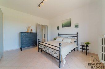 In the picturesque and historic part of Silvi Alta, with panoramic views of the sea, Monte…