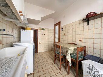 In a quiet and sought-after northern part of the seaside resort S