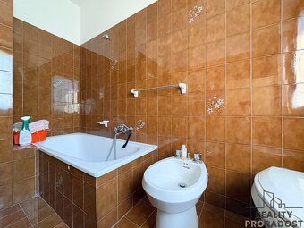 In a quiet and sought-after northern part of the seaside resort S