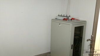 With landlord's consent we offer for rent an independent half-floor in office building on Cejl Street.