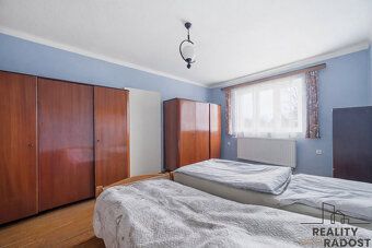 2 houses on land - up to 4 apartments - investment opportunity near Kolín
