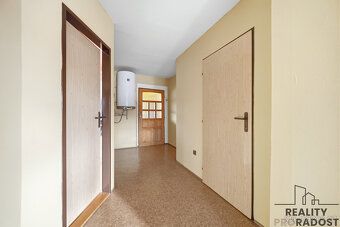 2 houses on land - up to 4 apartments - investment opportunity near Kolín