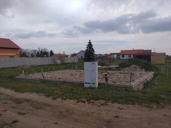Sell construction land in the cadastral area of Horní Beřkovice. Extendable