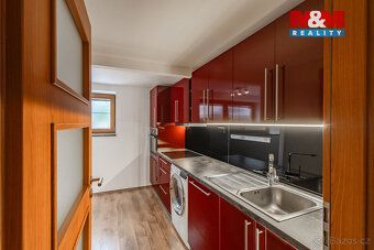 Prodej ateliéru 2+1, 64 m², Praha 3 – samostatný vstup, dvě 
