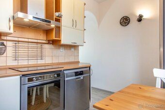 Moc hezký zrekonstruovaný byt 3+1 s 2 balkony, 73 m² na ulic