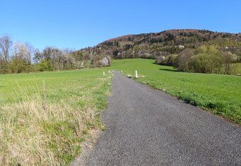 I offer for sale a building plot with beautiful views of mountains and nature, close to town center.