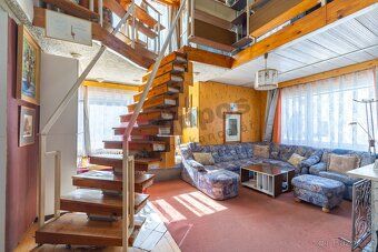 We offer for sale a two-generation family house in the desired location of Lednice on Moravia…