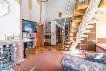 We offer for sale a two-generation family house in the desired location of Lednice on Moravia…