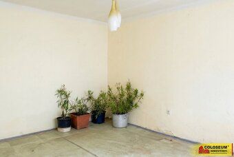 Ref. No. V1288Z062 We offer for sale a family house with layout 5