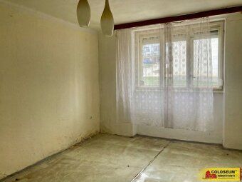 Ref. No. V1288Z062 We offer for sale a family house with layout 5