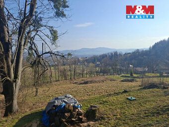 Nabízíme k prodeji chatu situovanou na krásném a klidném mís