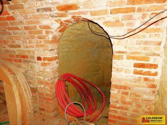 Ref #V4288Z034 We offer for sale a wine cellar in picturesque