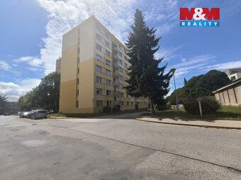 Nabízíme k dlouhodobému pronájmu světlý byt 1+1 o výměře 37 
