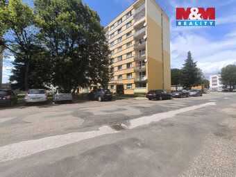 Nabízíme k dlouhodobému pronájmu světlý byt 1+1 o výměře 37 