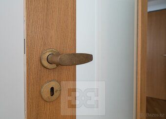 Ev.č. N08945 Nabízíme k prodeji prostorný a světlý byt o dis