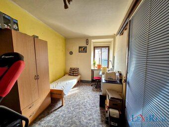 Nabízíme k prodeji rodinný dům s podlahovou plochou 160 m2- 