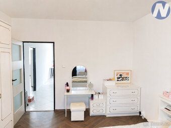 V zastoupení majitele nabízíme k pronájmu pěkný a kompletně 