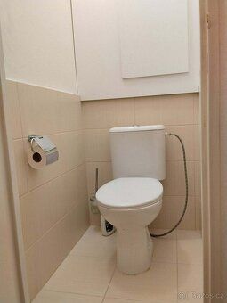 Nabízíme k pronájmu byt 3+1 s prosklenou lodžií, o celkové p