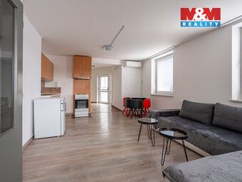 We offer office and warehouse space for rent in a very nice, renovated complex.