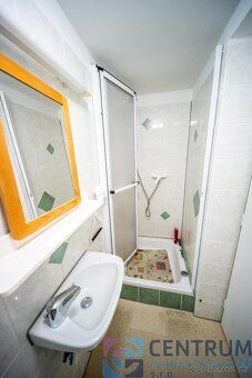 Looking for a spacious house that allows immediate move-in...