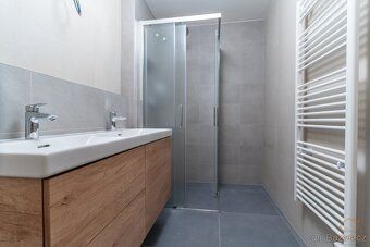 Nabízíme k prodeji moderní byt o dispozici 3+kk s užitnou pl