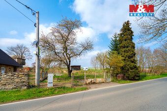 Nabízíme ke koupi stavební pozemek o výměře 877 m² v klidné 