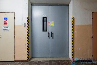 Dovolujeme si vám nabídnout třetí podlaží pětipodlažní budov