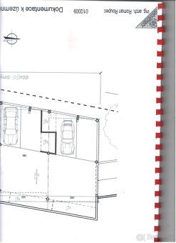 This is a terraced house completed by an attic penthouse with terraces