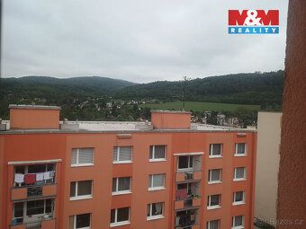 Pronájem bytu 1+1 o výměře 35 m² v panelovém domě na sídlišt