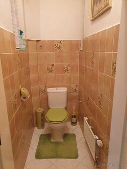 I offer bright, non-pass through, furnished room of approx. size 2