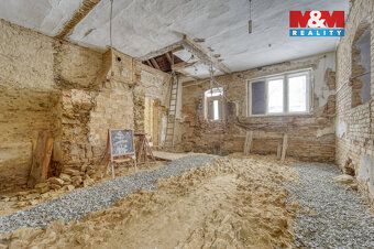 Nabízíme k prodeji samostatně stojící rodinný domek v malebn