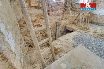 Nabízíme k prodeji samostatně stojící rodinný domek v malebn