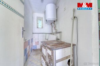 We offer for sale a picturesque homestead with a family house in a quiet area of the village…