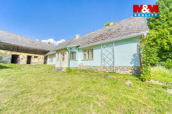 We offer for sale a picturesque homestead with a family house in a quiet area of the village…