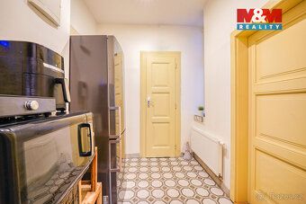 We offer a unique opportunity to buy a spacious apartment of 